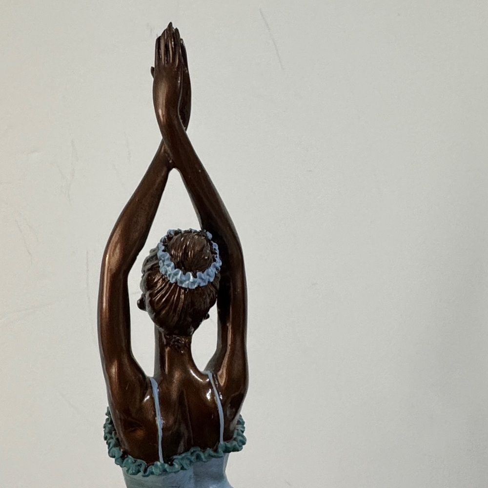 Elegant Ballerina Bronze Style (Resin) Statue 16 3/4"H x 6"W - Vintage - Picture 9 of 13